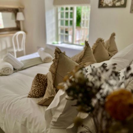 Posh Little Cottage Llangollen Bagian luar foto