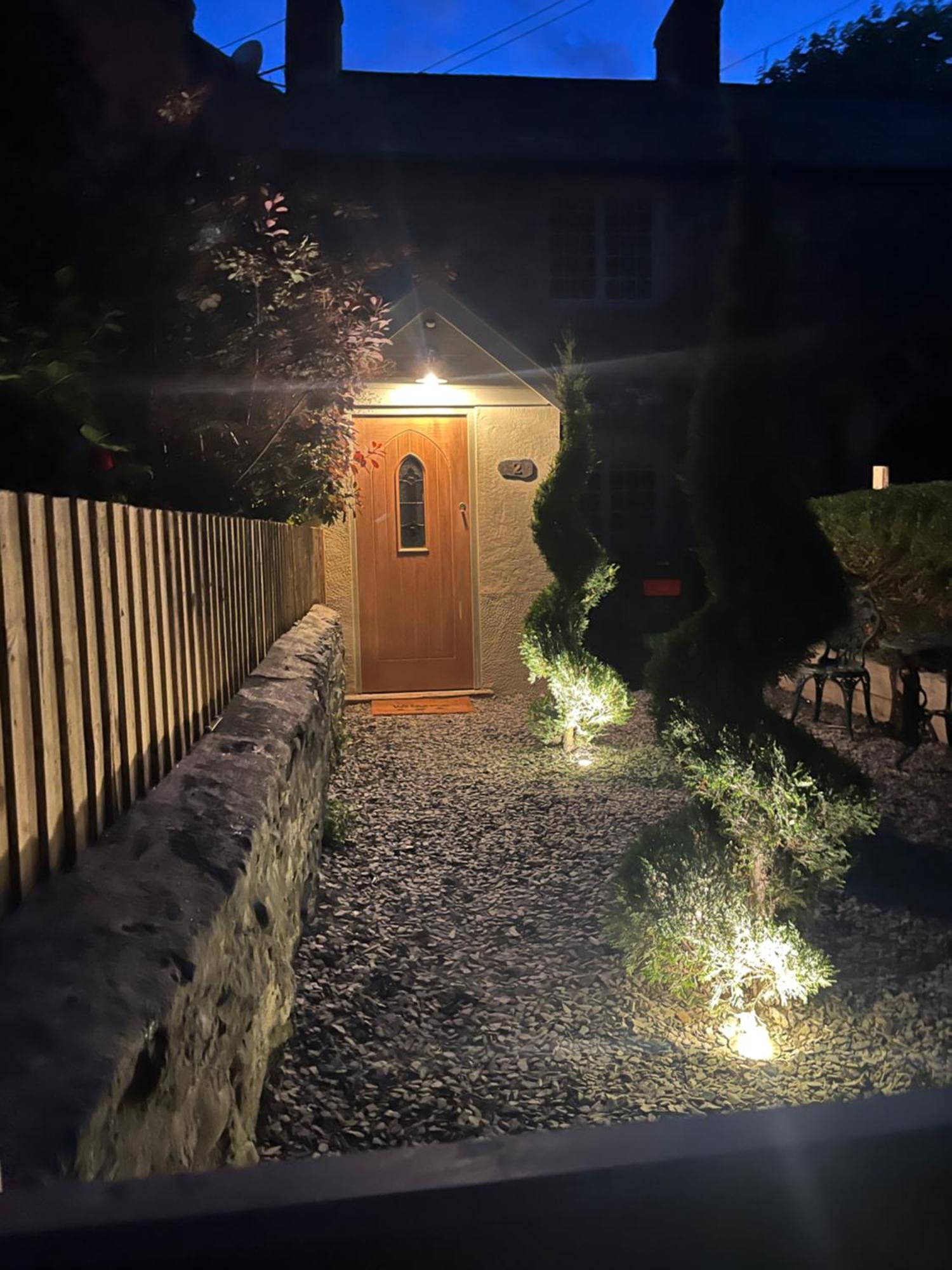 Posh Little Cottage Llangollen Bagian luar foto