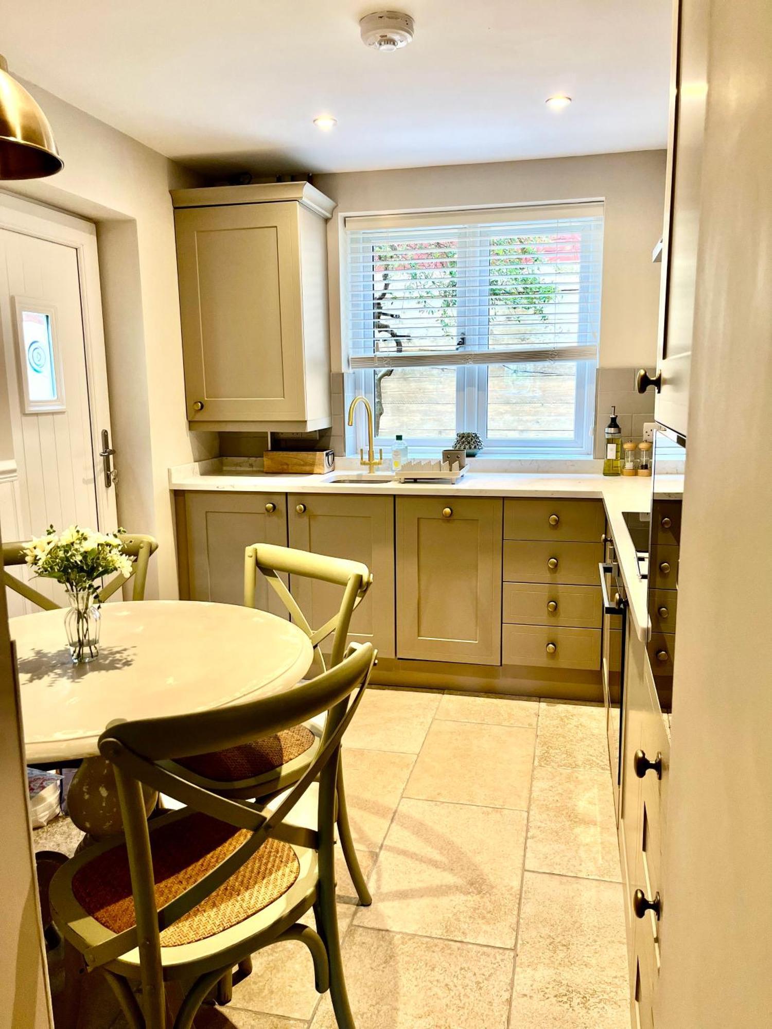 Posh Little Cottage Llangollen Bagian luar foto